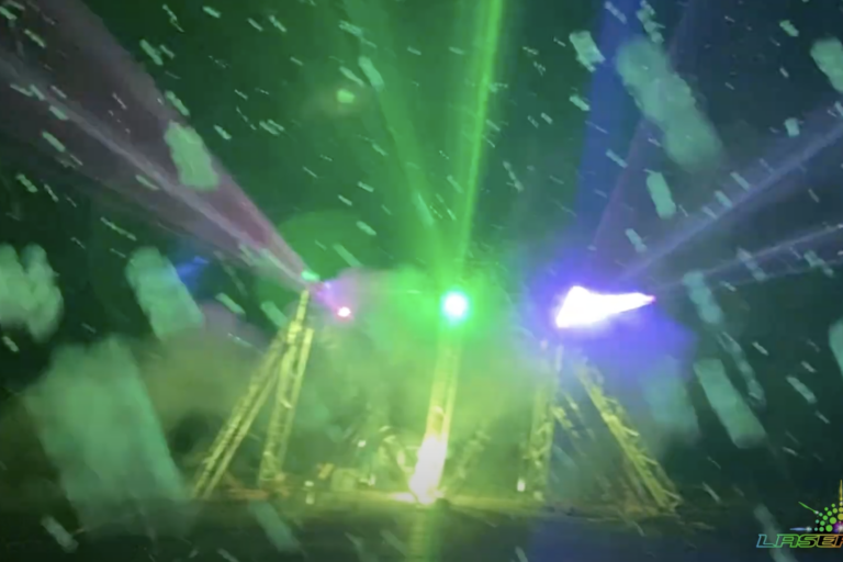 laser-snow-display